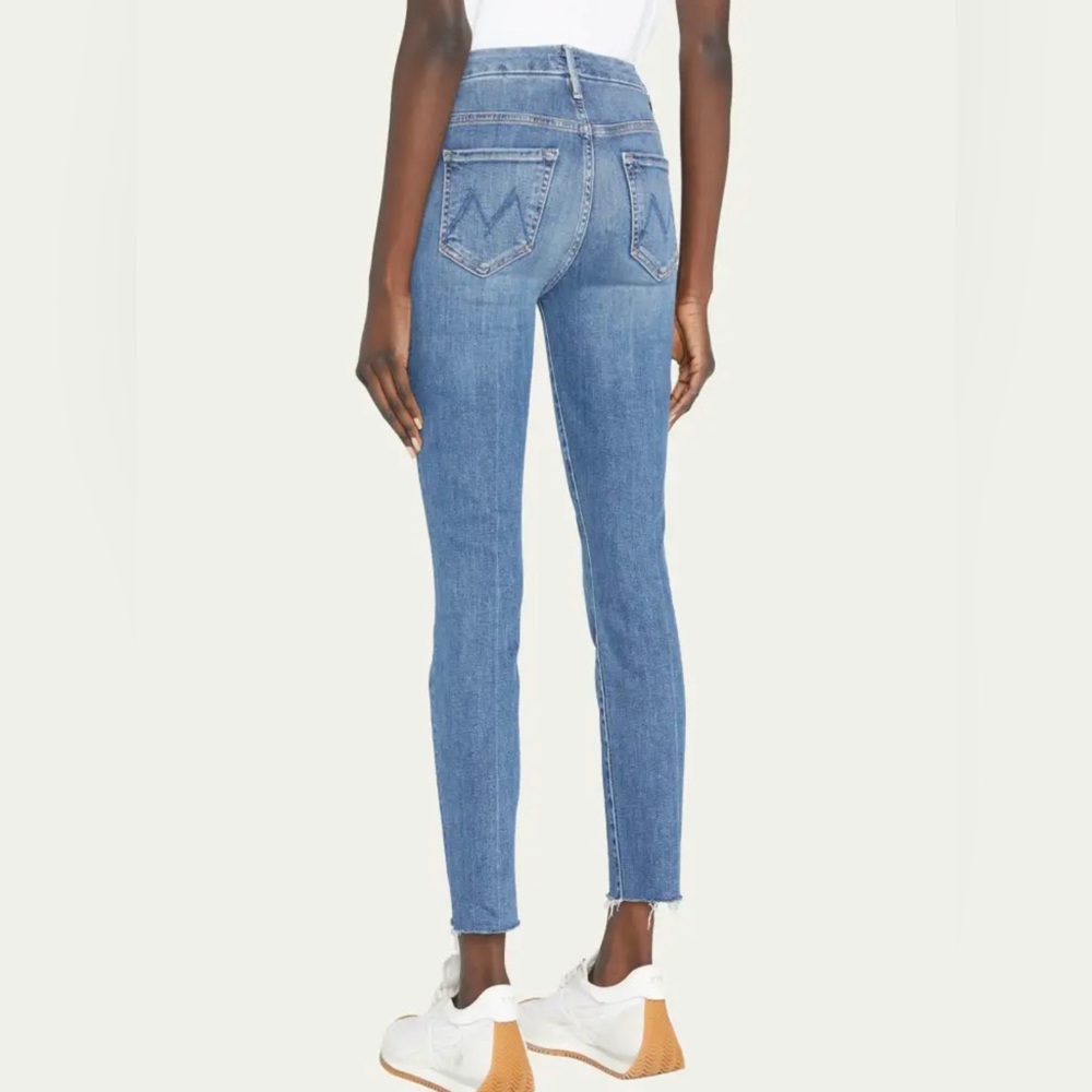 MOTHER High Rise Looker Ankle Fray 26